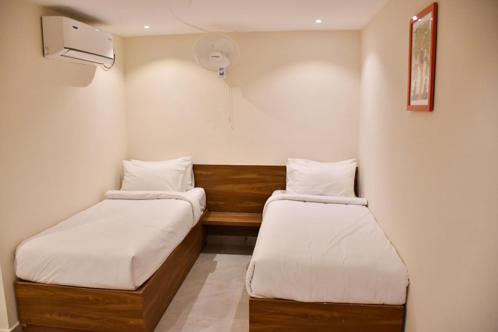 Dhruv Elite And Banquets Hotel Hyderabad Eksteriør billede